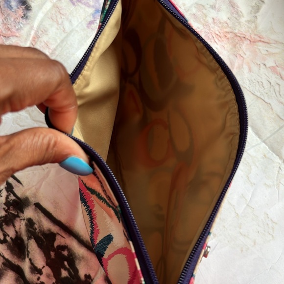 Medium size overnight bag - Picture 3 of 7